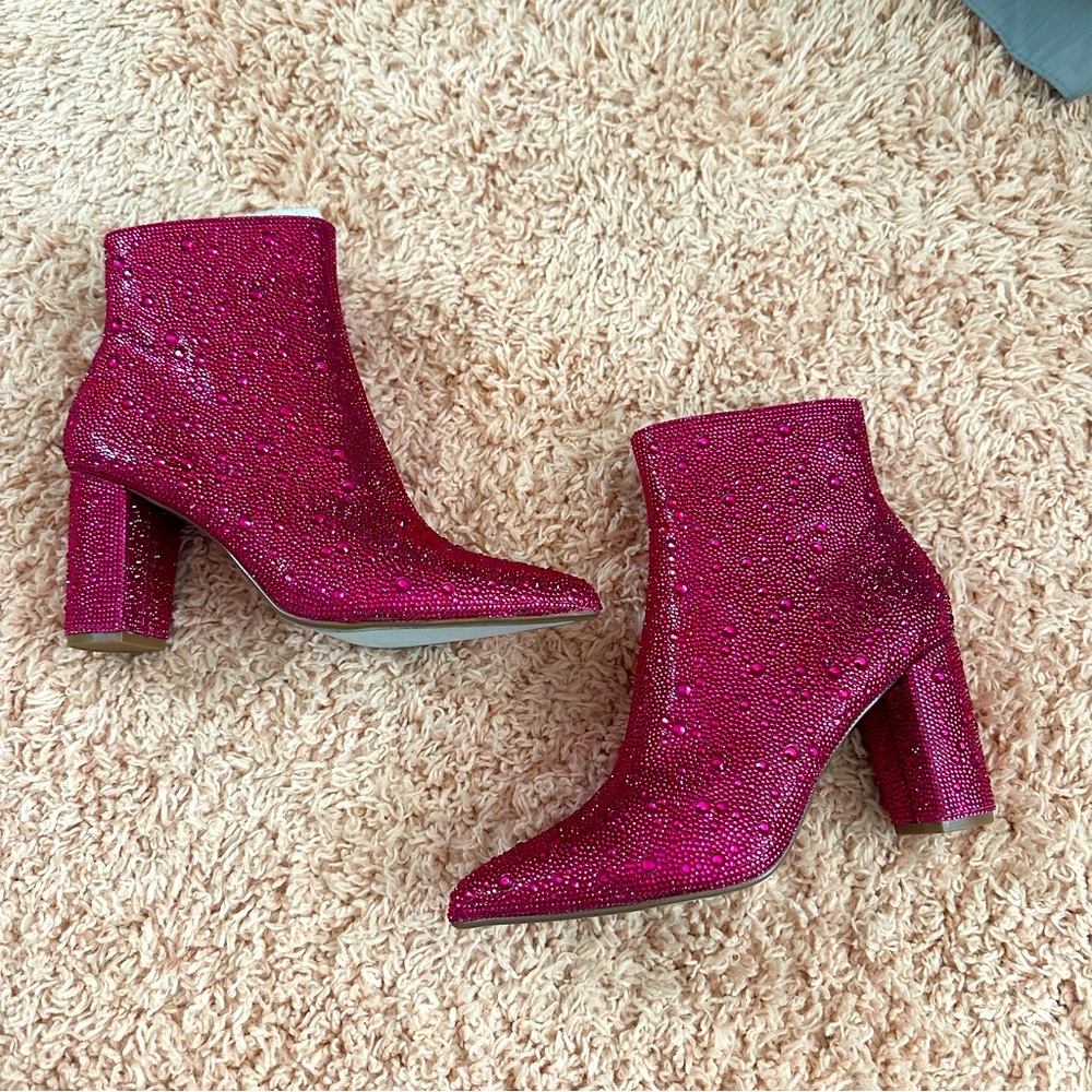 LAST CHANCE 12HRS NWT - Cady Booties